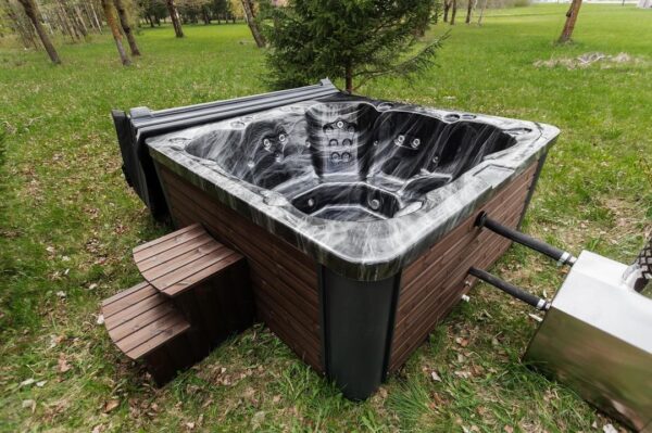 HOTTUB 202CM EXTERN, Lokeren